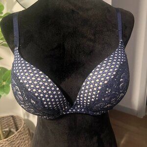 Victoria Secret Womens Very Sexy Push Up Underwire Navy/White Lace Bra 38C